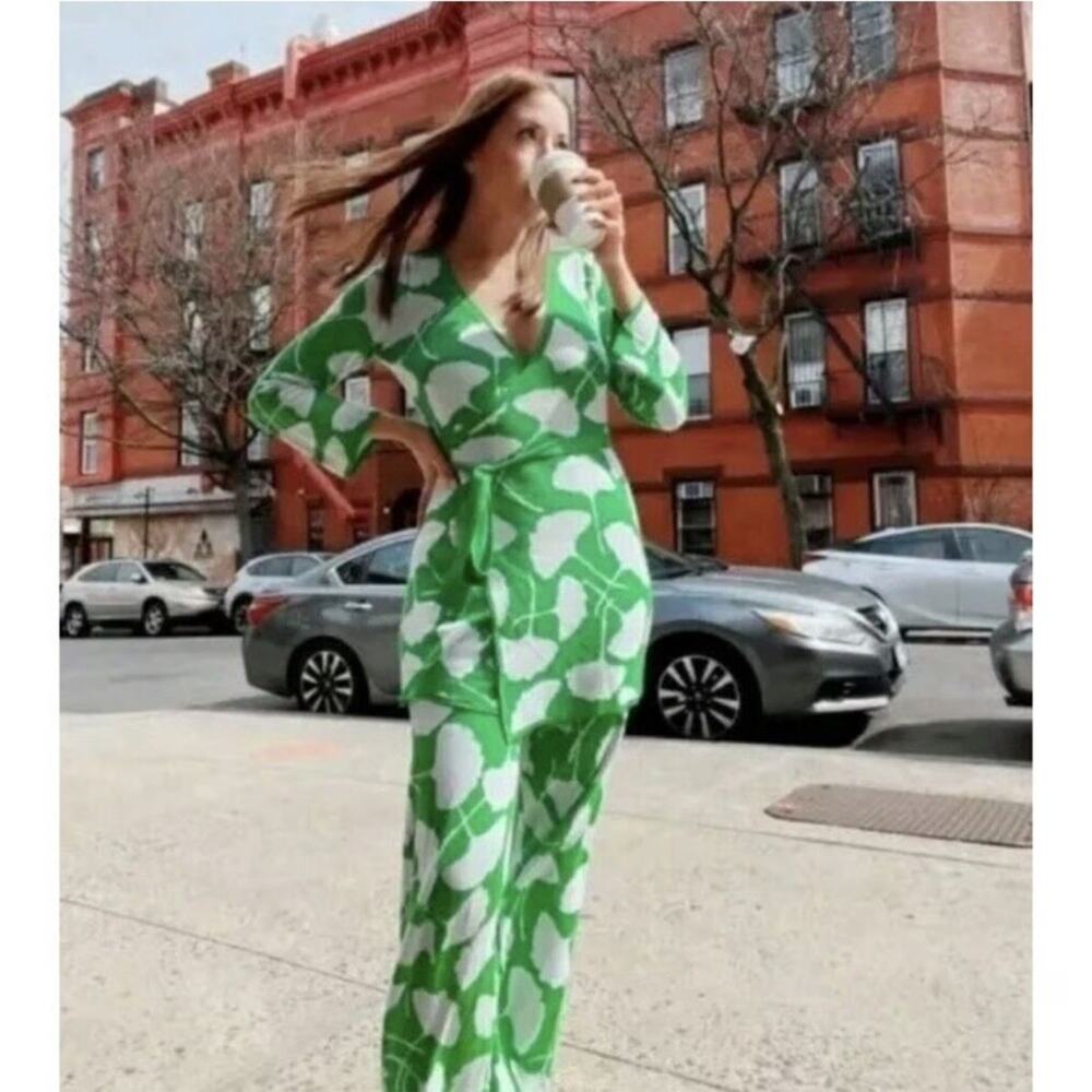 DVF 2 piece set Green Floral Jumpsuit